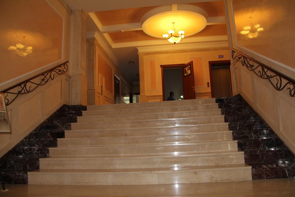 Apartment In Center Of Odessa Buitenkant foto